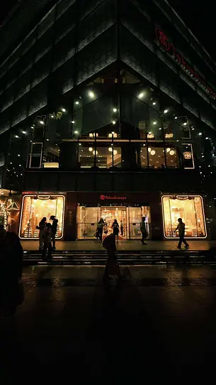 ホーチミンのクリスマス完全ガイド｜イルミネーション・教会・写真映えスポット・モデルコース