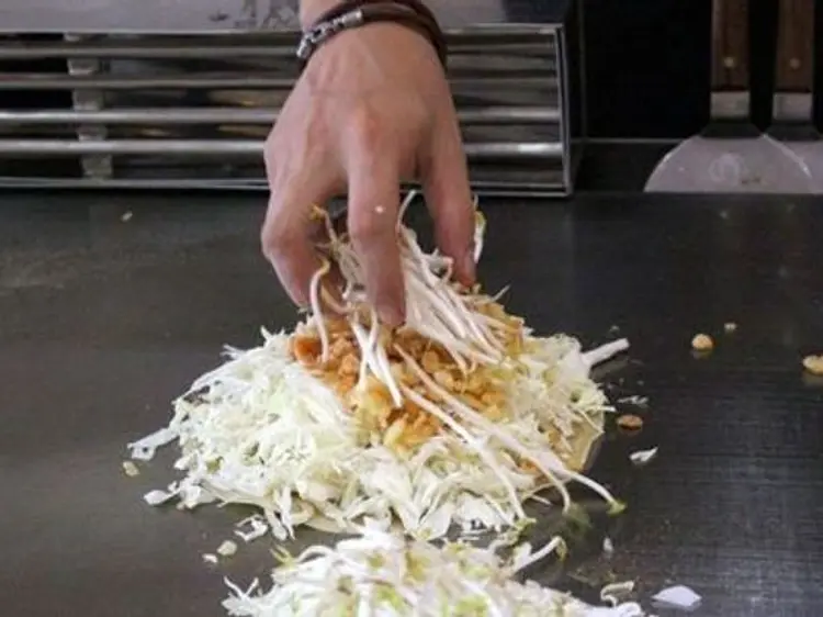 本格鉄板焼き専門店・広島お好み焼きー夢鉄希（ムテキ）