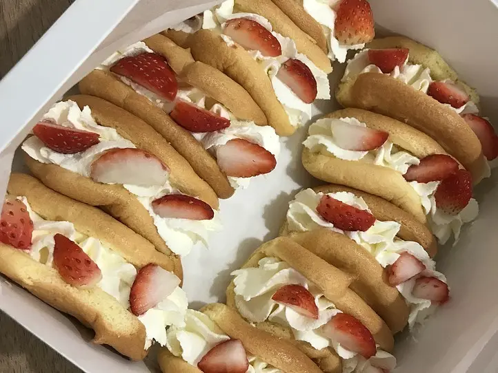 ホーチミン7区の人気店！クリームたっぷりのオムレットケーキが食べれる〜Gateau de blanc