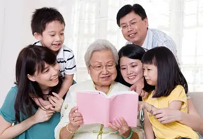 ベトナムでは、なぜ働き始めても実家で暮らす若者が多いのか？