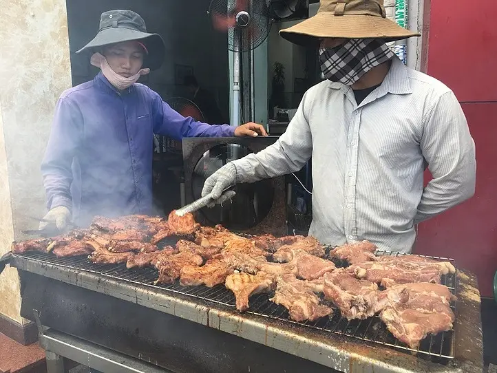 がっつりコムタムを食べたいなら!「Nguyen Van Cu」
