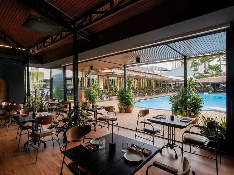 ソル キッチン&バー