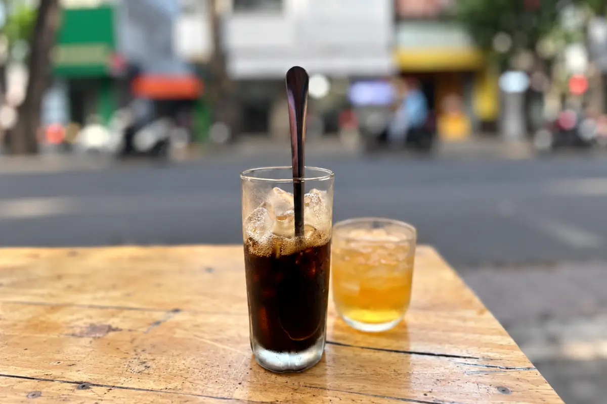 ベトナムコーヒー百科【メニュー編】｜カフェスアダーからコーヒー塩まで