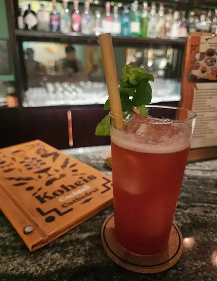 コヘイス・バー – カクテルズ＆タパス