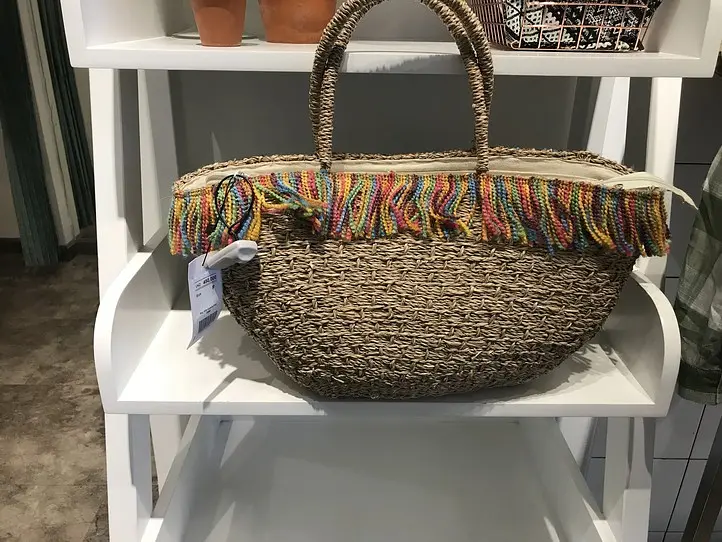 ベトナム人女性の人気NO.1！ローカルショップで服選び〜LIBE