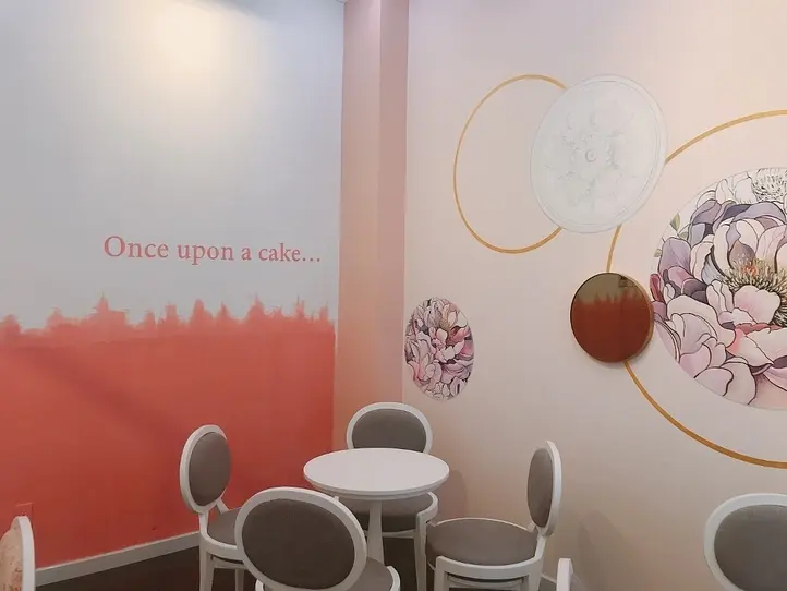 淡いピンクと甘い香りが女心をくすぐるカフェ~sucre patisserie cafe