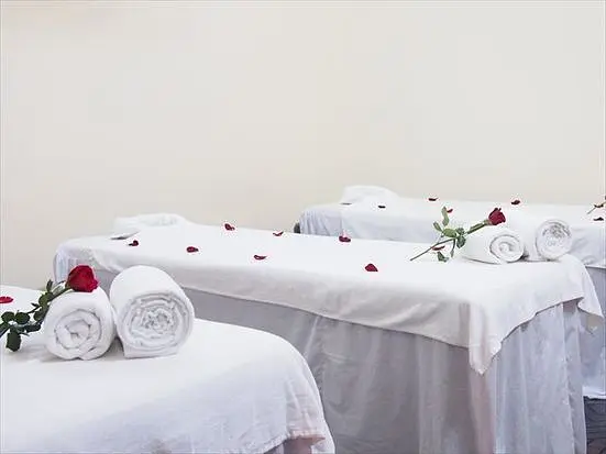 フローウィングサロン＆スパ