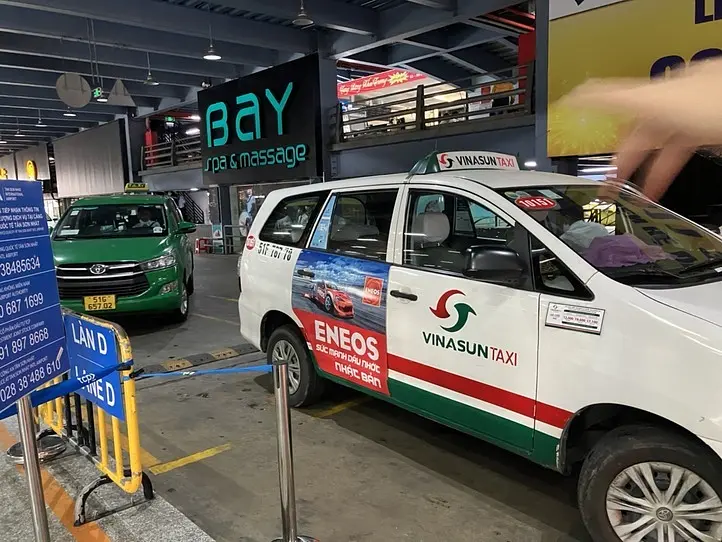 　空港でのちょっとしたコツ（入国審査やタクシーの乗り方）、安くて早くできるPCR検査について