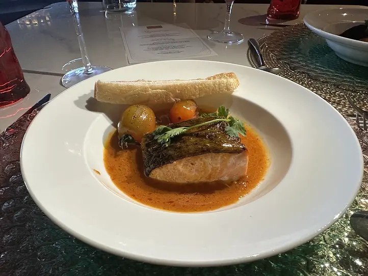 ICON サイゴンディナークルーズ「ICON RIVER」の体験を詳しく紹介！