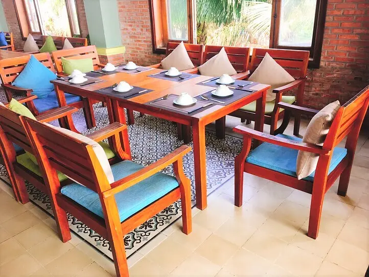 【フーコック】大人気の海辺のシーフードレストラン「Nhà Hàng Hải Sản Xin Chào」