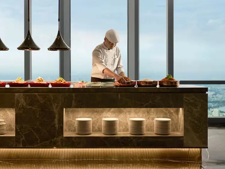 【9/2限定】お部屋から花火鑑賞！Vinpearl Landmark 81に宿泊軽食ビュッフェが楽しめる＜Clubルーム - Sky View＞
