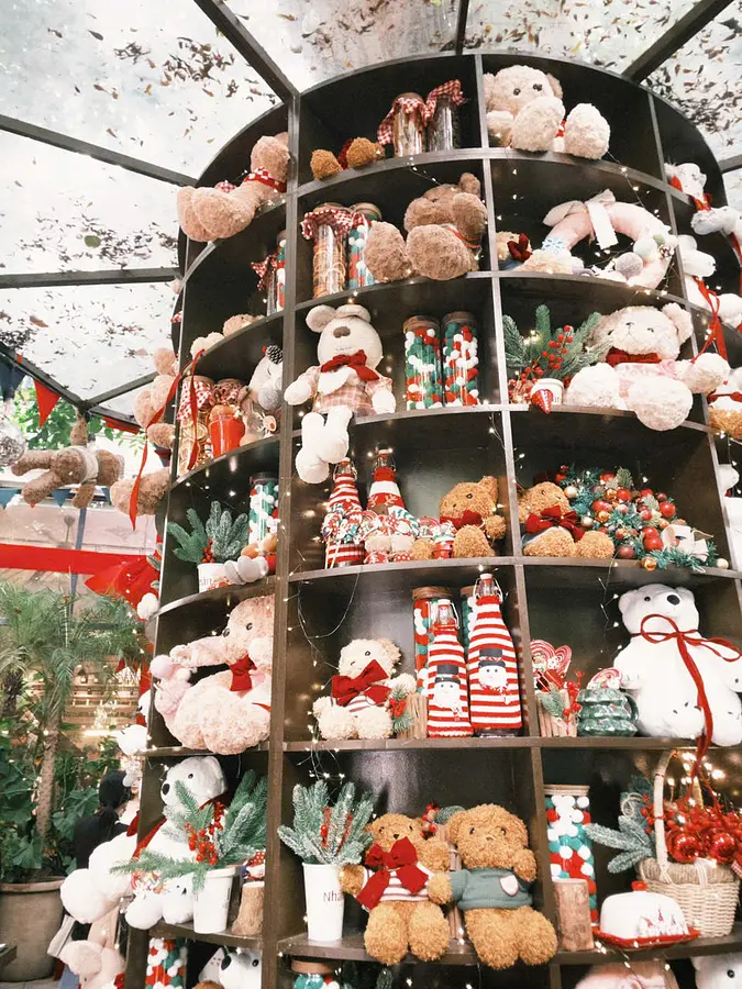 本好き必見！「Nhâm Cafe」は静けさとワクワクが同居する隠れ家カフェ