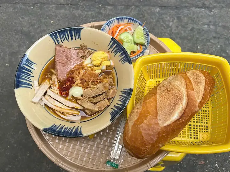 バインミーチャム・フンチューブス