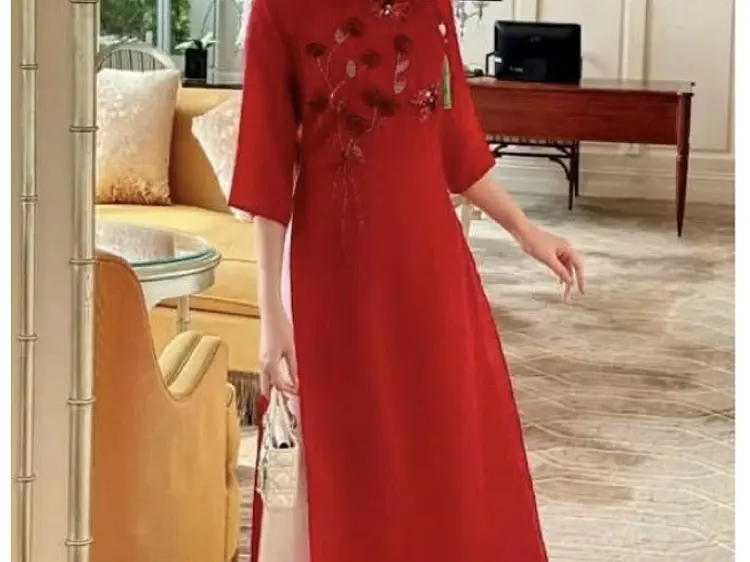 女性用のアオザイ 1（レンタル）