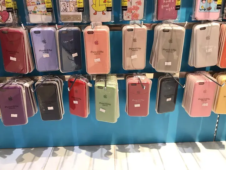 可愛いiPhoneケースを買うなら、Nguyen Trai 通りの専門店がおすすめ
