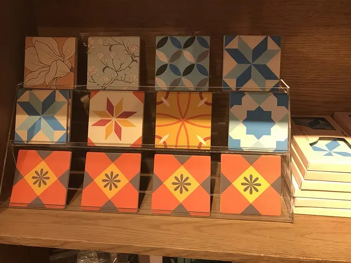 ホーチミン観光土産のオススメ品！タイルコースターを買える店３選