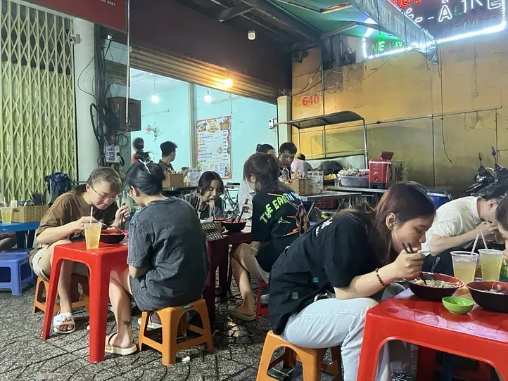 　進化するベトナム麺！変わり種ブン、フーティウのお店