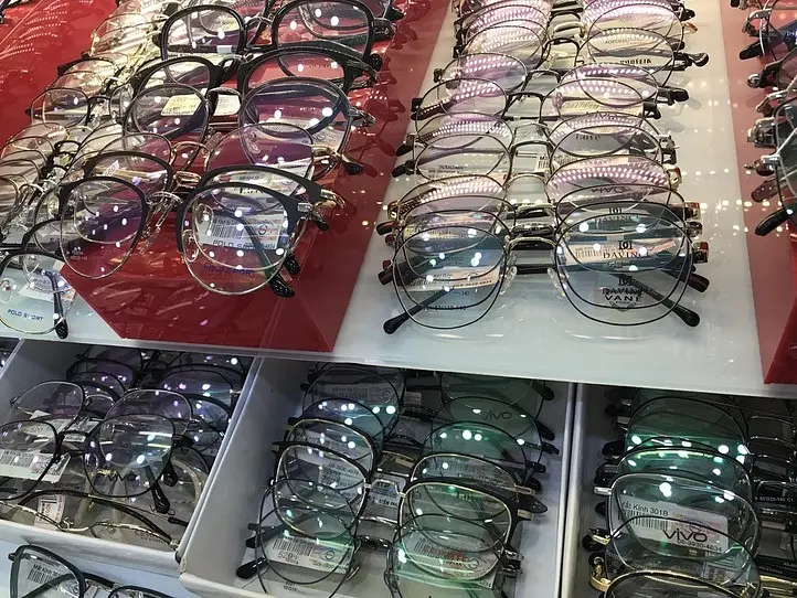 ホーチミンのローカル店で眼鏡を作ってみよう