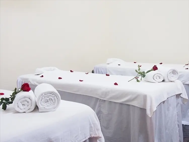 フローウィングサロン＆スパ