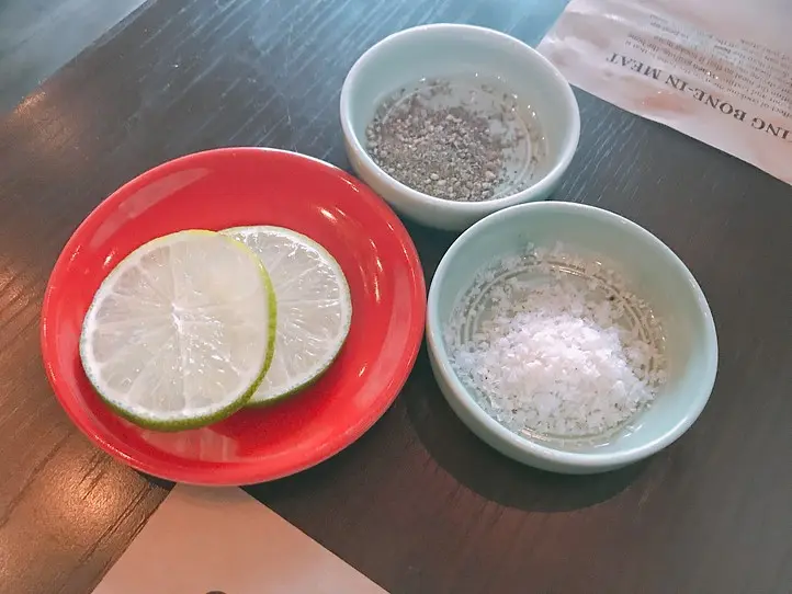 日本でブームの熟成肉！ベトナムのお得なランチで味わう～Stoker Woodfired Grill&Bar