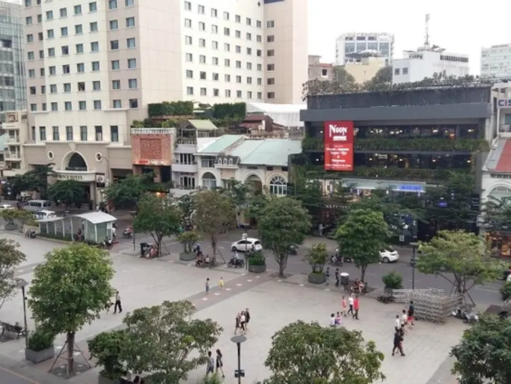 こんなところに…。古アパートに入居するかわいいお店たち