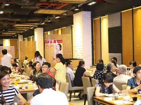 ホアン・イエン（ビンコムセンター）