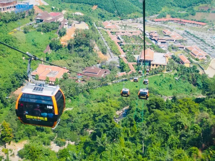 ホーチミンから1時間！ダナンの不思議なテーマパーク・バナヒルズを楽しもう