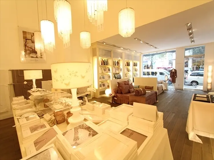 カトリーヌ・ドゥノアール・メゾン