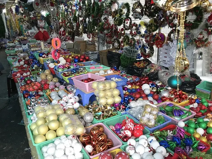 クリスマス前のタンディン教会！ピンク教会に負けない、可愛いオリジナルリースを作ろう