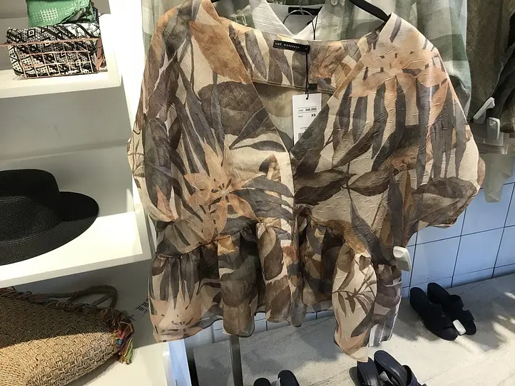 ベトナム人女性の人気NO.1！ローカルショップで服選び〜LIBE