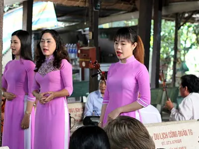 人気No1 ツアー、メコン川クルーズ＆クチ・トンネルに参加体験記