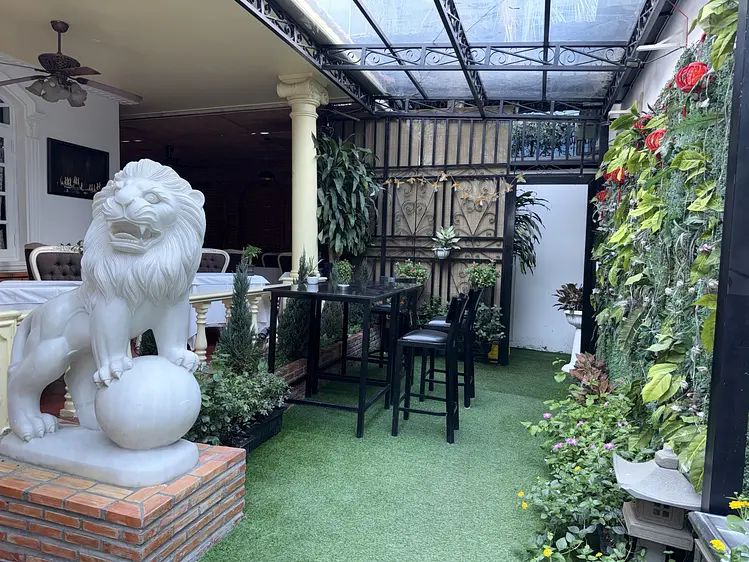 トロアグルマン