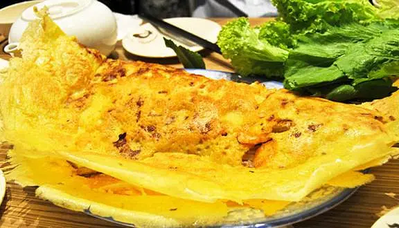 ヘルシーでボリューム満点！野菜たっぷりの「ベトナム風お好み焼き」に夢中