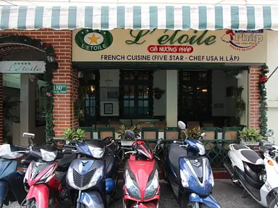 500円で食べられる5つ星のフランス料理店「レトワール」