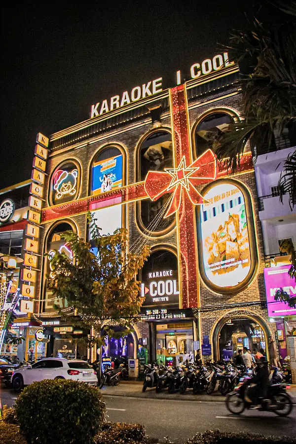 カラオケ好き必見！ ホーチミンで楽しむ夜遊びガイド