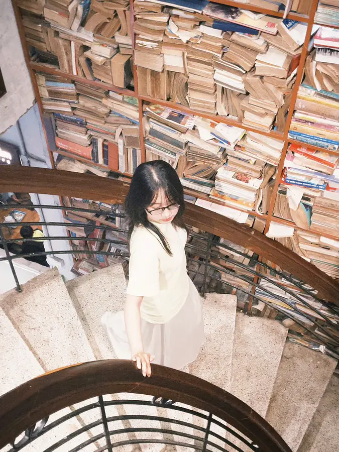 本好き必見！「Nhâm Cafe」は静けさとワクワクが同居する隠れ家カフェ