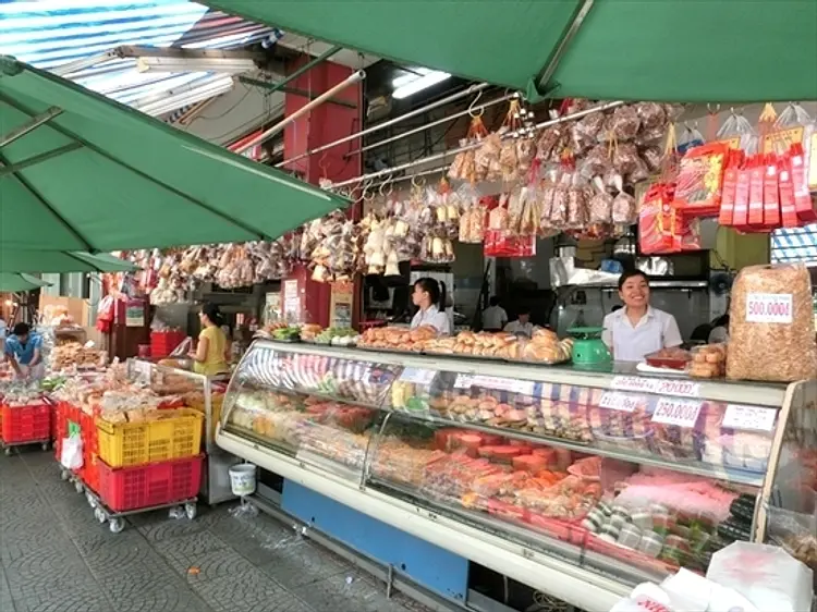 Nhu Lan (ニューラン)