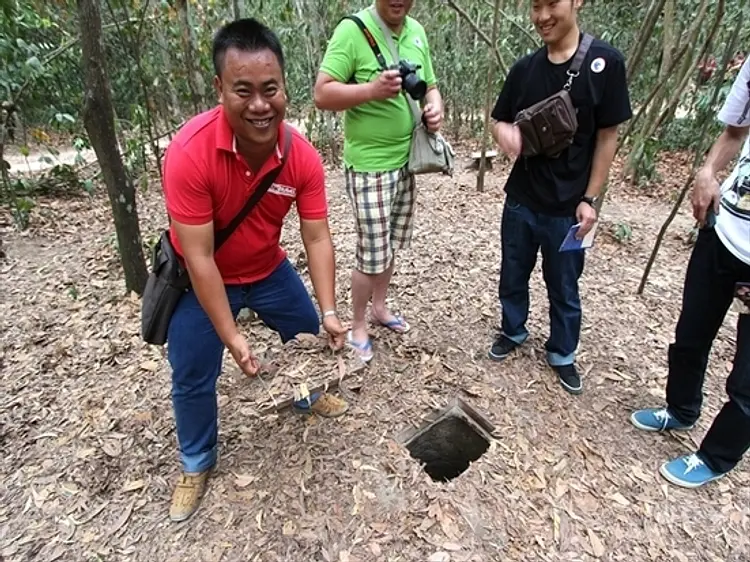 クチ トンネル