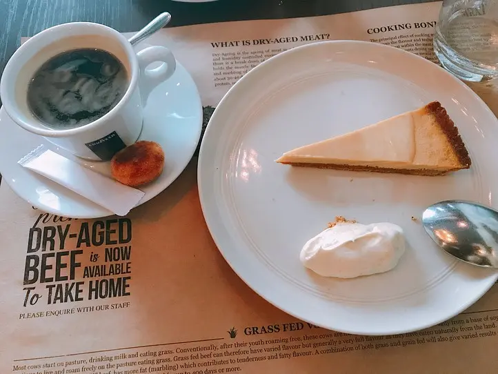 日本でブームの熟成肉！ベトナムのお得なランチで味わう～Stoker Woodfired Grill&Bar