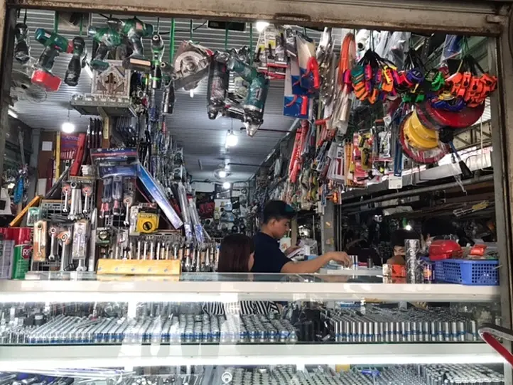 ミリタリー好き必見！戦争証跡博物館とヤンシン市場を回るコース