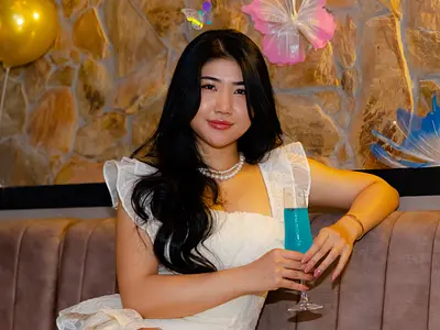 Yu Lounge Premium