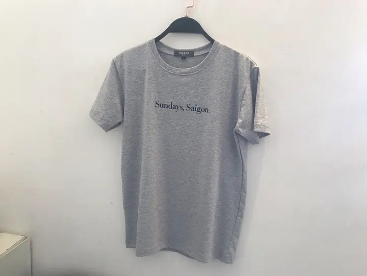 プレゼントやお土産にも最適！シンプルなデザインのトートバッグが手に入る~The E.Y.E Saigon