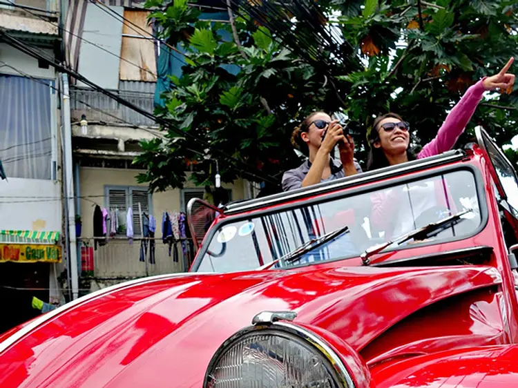 サイゴン・ブルー・トラベル