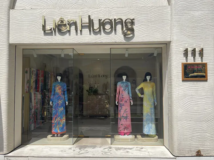 ホーチミンで伝統衣装を着よう！~アオザイ・ リエン ・フォン