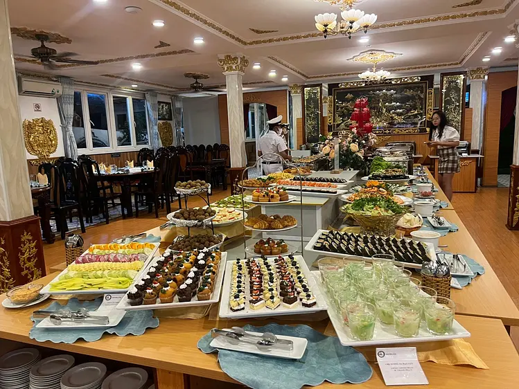 サイゴン川ディナークルーズ