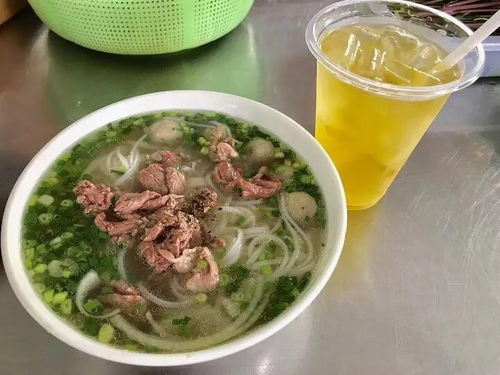 安くておいしい牛肉のフォー！タオディエンの人気店～Pho Trinh