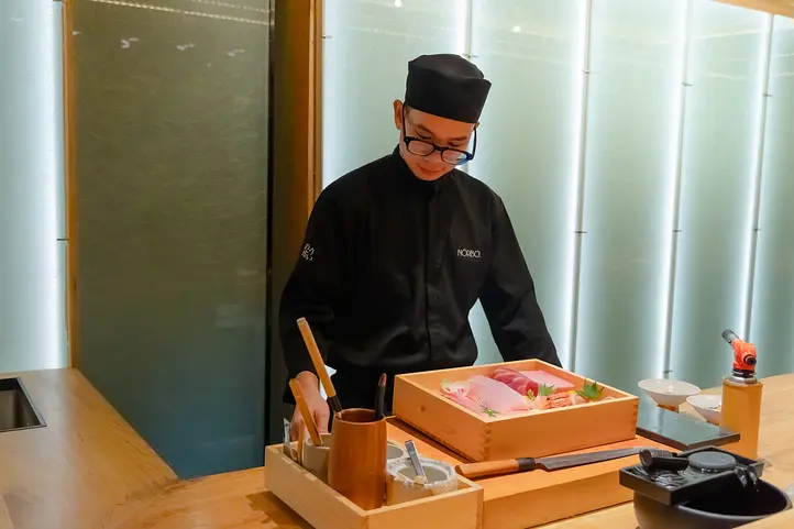 ホーチミンで“5万円の寿司” 板前はベトナム人、客席はアジアの富裕層——変わる「おまかせ」の意味