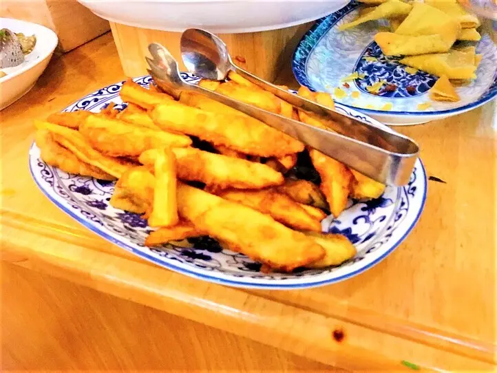 ローカルなベジタリアンバイキング「Nhà Hàng Chay Quận 1 Mãn Tự Vegan」