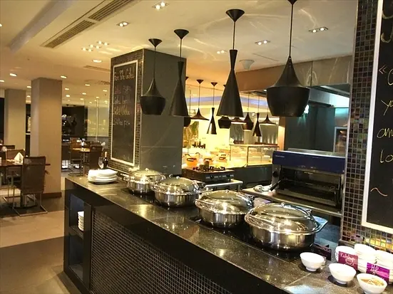 カフェ サイゴン (モーベンピック・ホテル・サイゴン内)