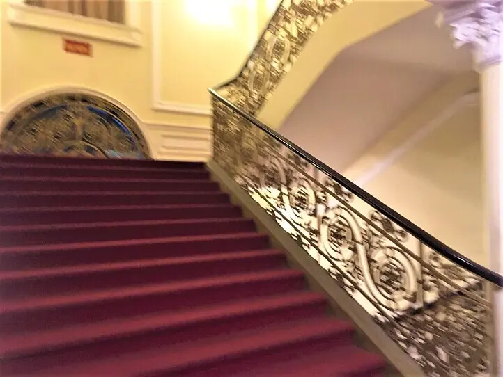 AOショーに行ってみた＆普段は見られないオペラハウスの内部を覗いてみた